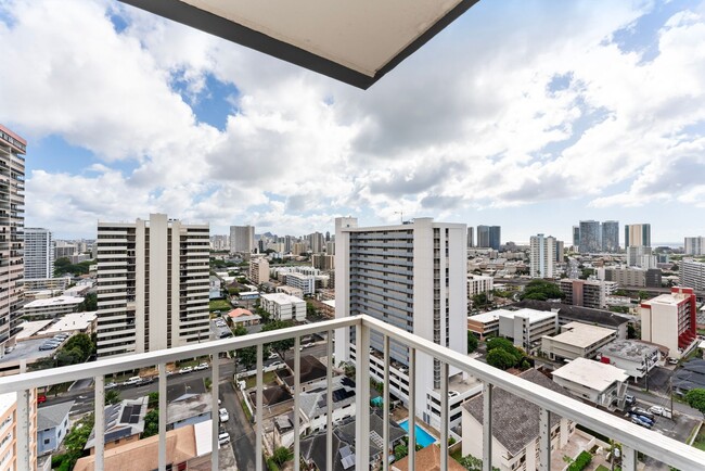 Building Photo - Makiki - Wilder Regent 2 bed, 2 bath, 1 pa...