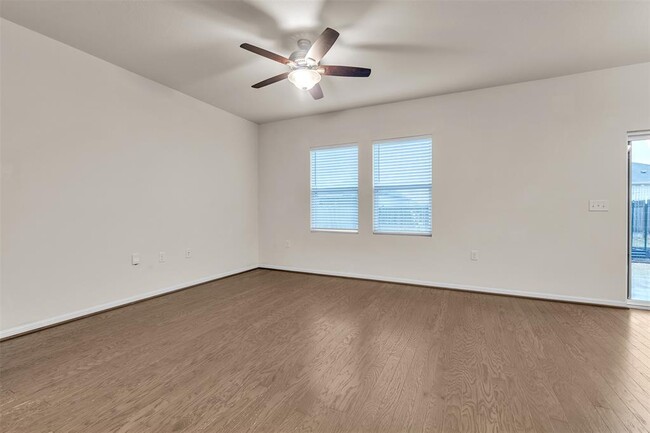 Building Photo - 13014 Carswell St