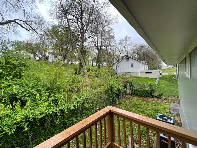 Building Photo - 636 N 31st St