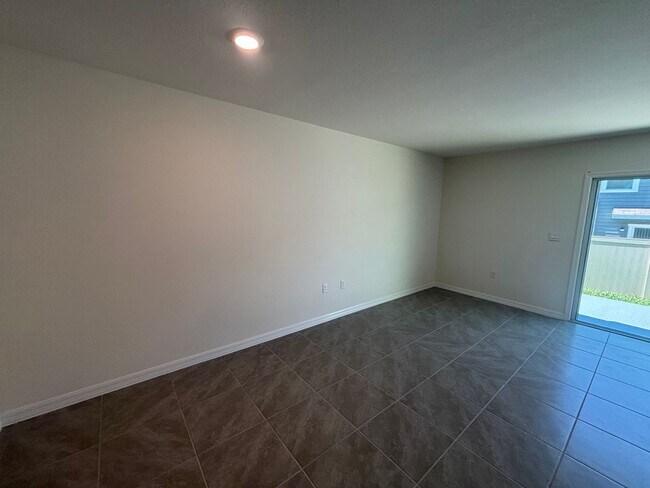 Building Photo - 6592 SW 81st Lp