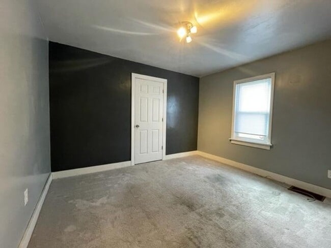 Building Photo - 3 Bedroom, 1 bath Ranch Home Ready for Lease!