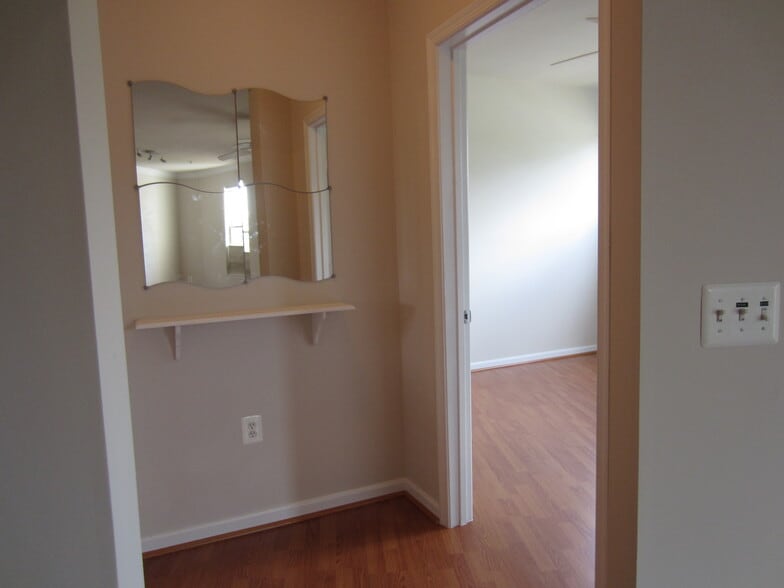 Entrance to Bedroom - 9480 Virginia Center Blvd
