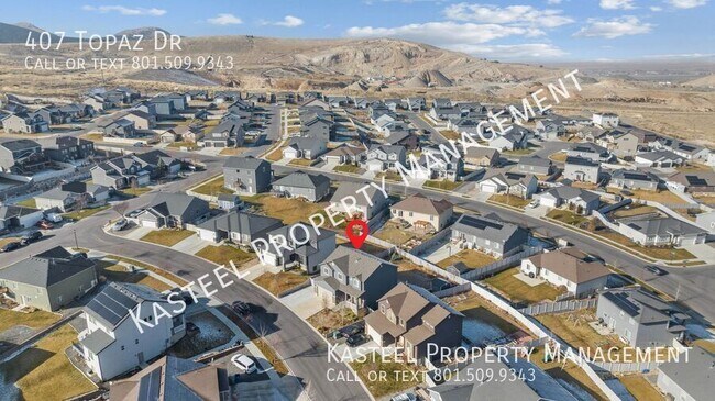 Building Photo - 407 Topaz Dr