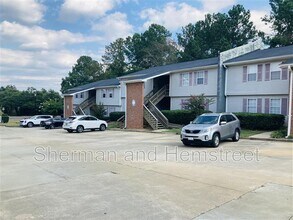Building Photo - 404 Commons Dr