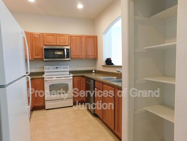 Building Photo - 2464 Thunder Mountain Drive