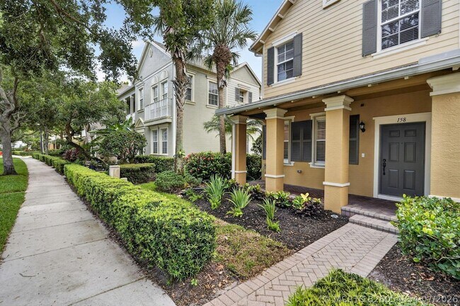 Building Photo - 158 W Thatch Palm Cir