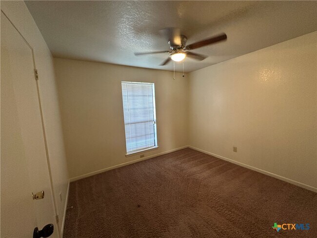 Building Photo - 3603 Amanda Dr