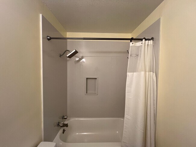 Building Photo - 5753 Mohican Dr