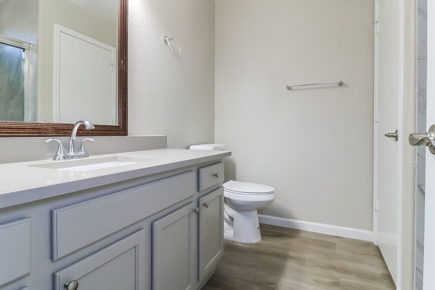 Building Photo - 12508 W Windsor Blvd