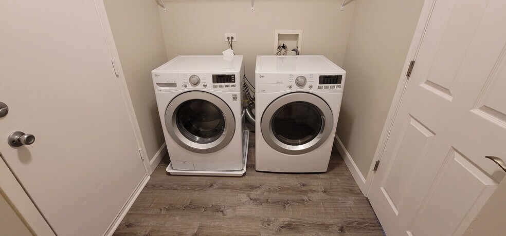 Building Photo - 12824 Meadow Ln