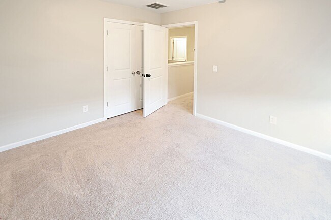 Building Photo - Stunning & Spacious 4 Bedroom Home in Highland Falls Community