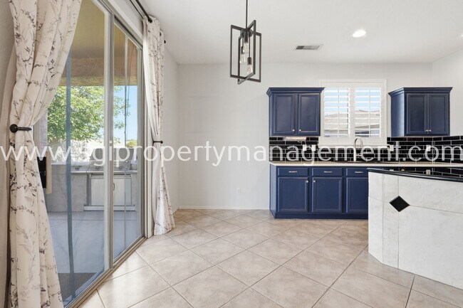 Building Photo - 12442 N 82nd Ln