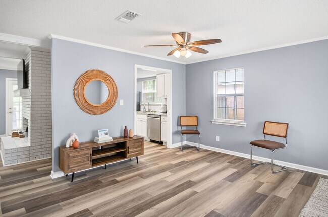 Building Photo - 2420 Haddington Rd