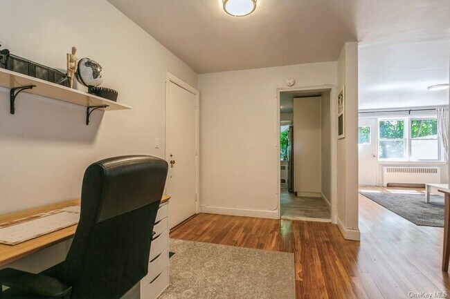 Building Photo - 45 Carpenter Ave