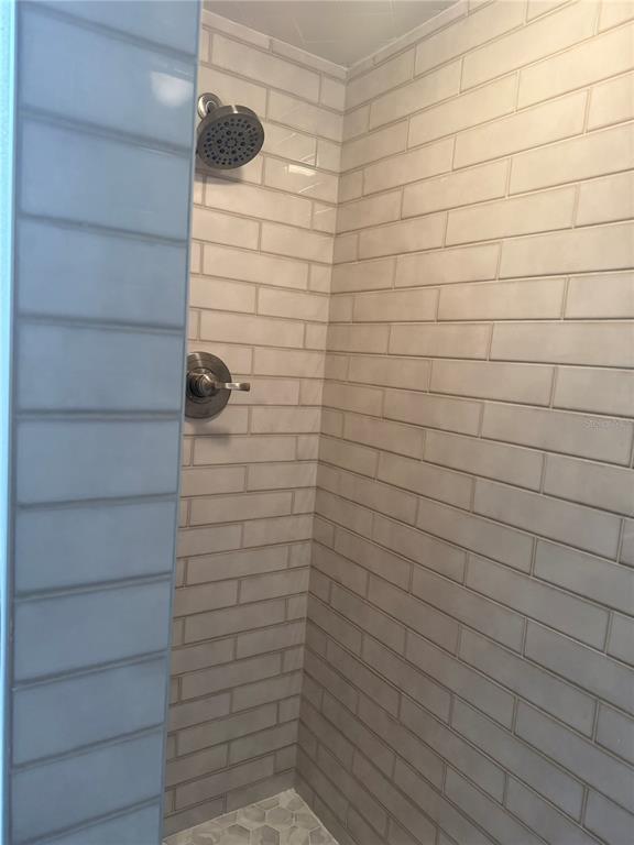 Building Photo - 4700 Cove Cir