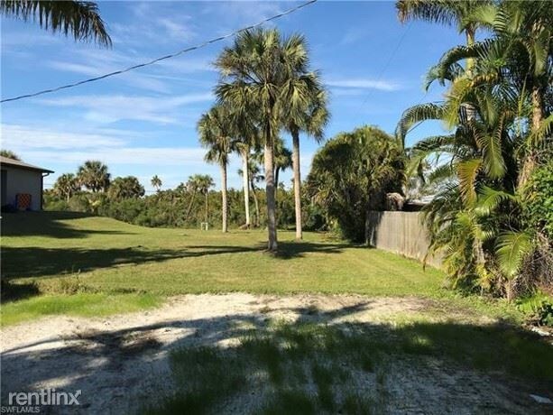 Building Photo - 3 br, 3 bath House - 14693 Martin Dr