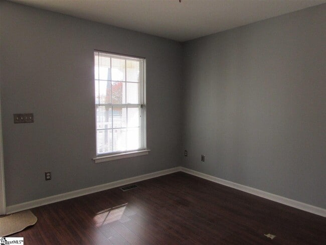 Building Photo - 304 Green Ave