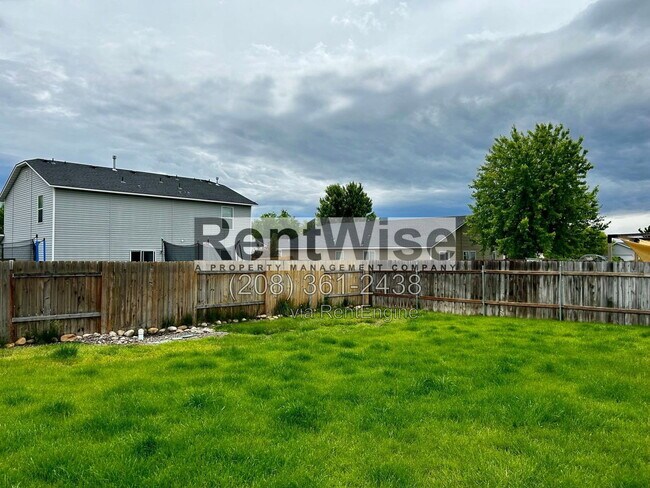 Building Photo - 119 E Walcott Lake Dr
