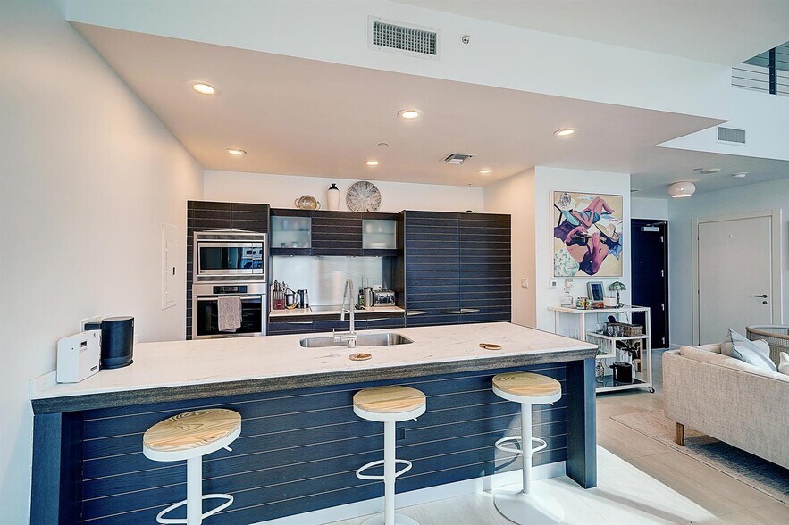 Building Photo - 200 Biscayne Boulevard Way