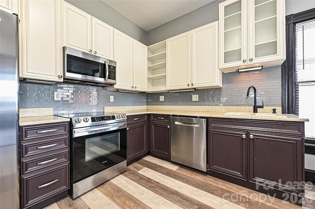 Building Photo - 1204 S Salisbury Ave