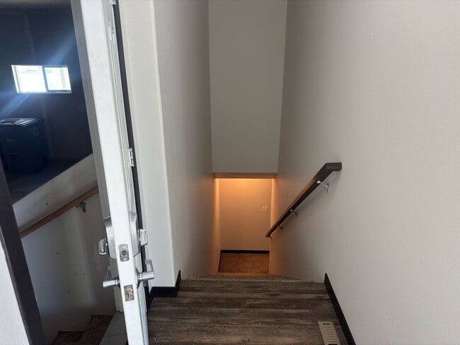 Building Photo - 4 Bed 3 Bath Single Family Home