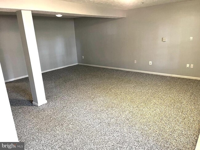 Building Photo - 3280 Halcyon Ct