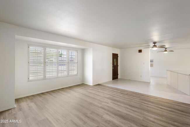 Building Photo - 5742 N 12th Pl