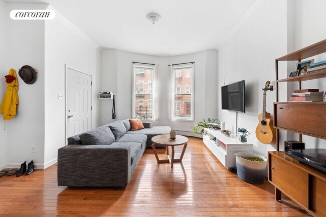 Primary Photo - 337 61st St