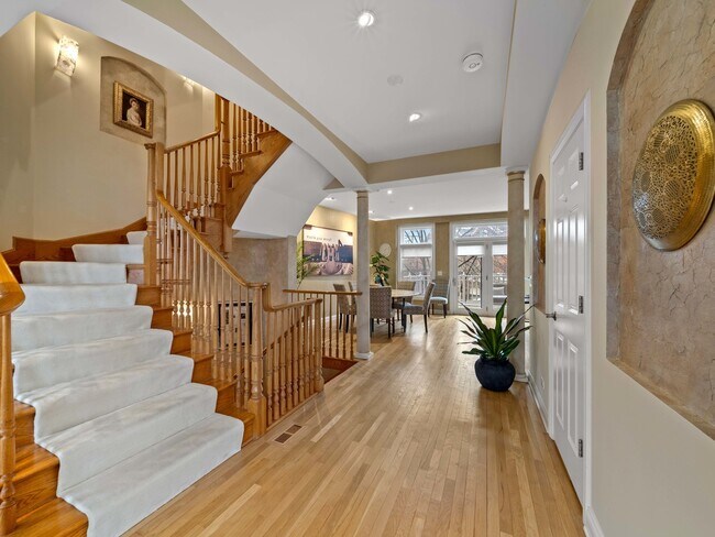 Building Photo - 2048 Valor Ct