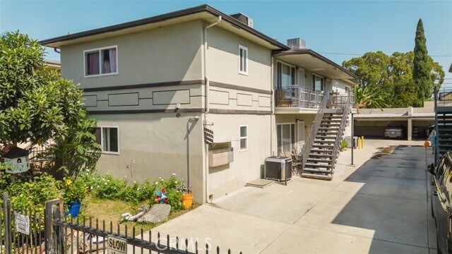 Building Photo - 3131 Perlita Ave