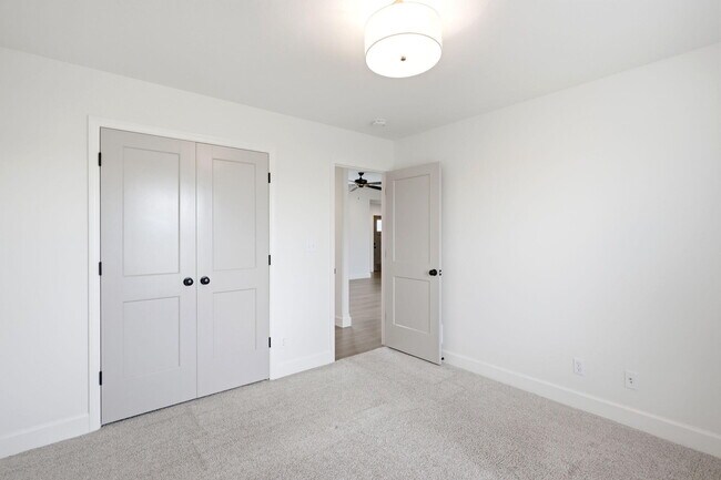 Building Photo - 1017 Spyglass Ct