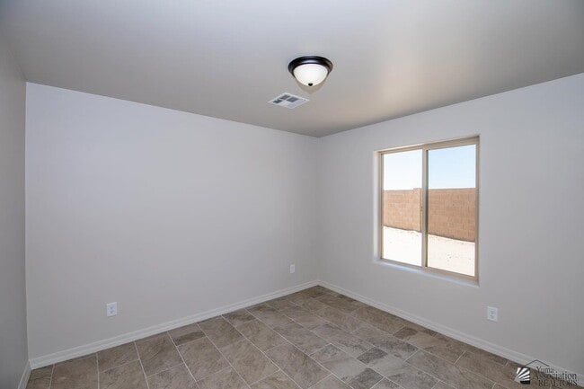 Building Photo - 12527 E 49th Dr