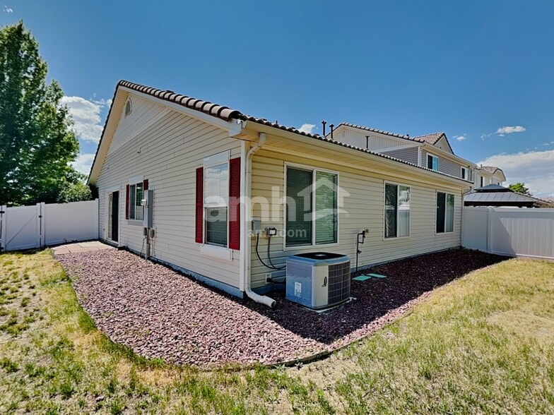 Building Photo - 5532 N Jebel St