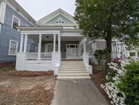 Building Photo - Huge 4 bedroom in prime downtown location!