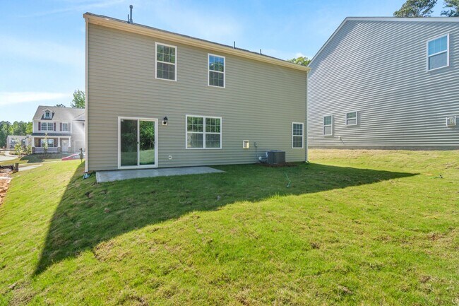 Building Photo - Brand New 5 Bedroom 3 full baths