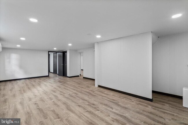 Building Photo - 140 Williamson Ave