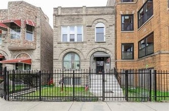 Building Photo - 3261 W Fulton Blvd