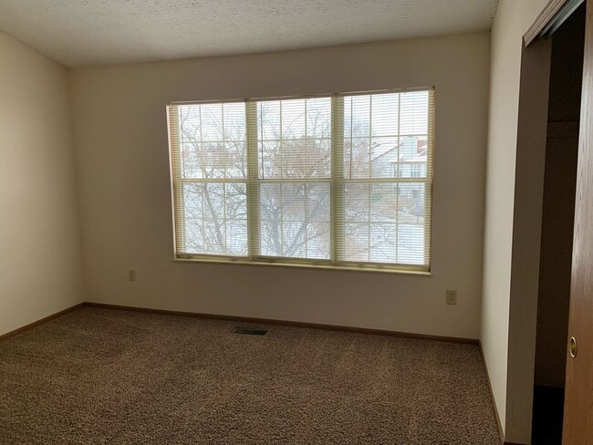 Building Photo - 5852 Aqua Bay Dr