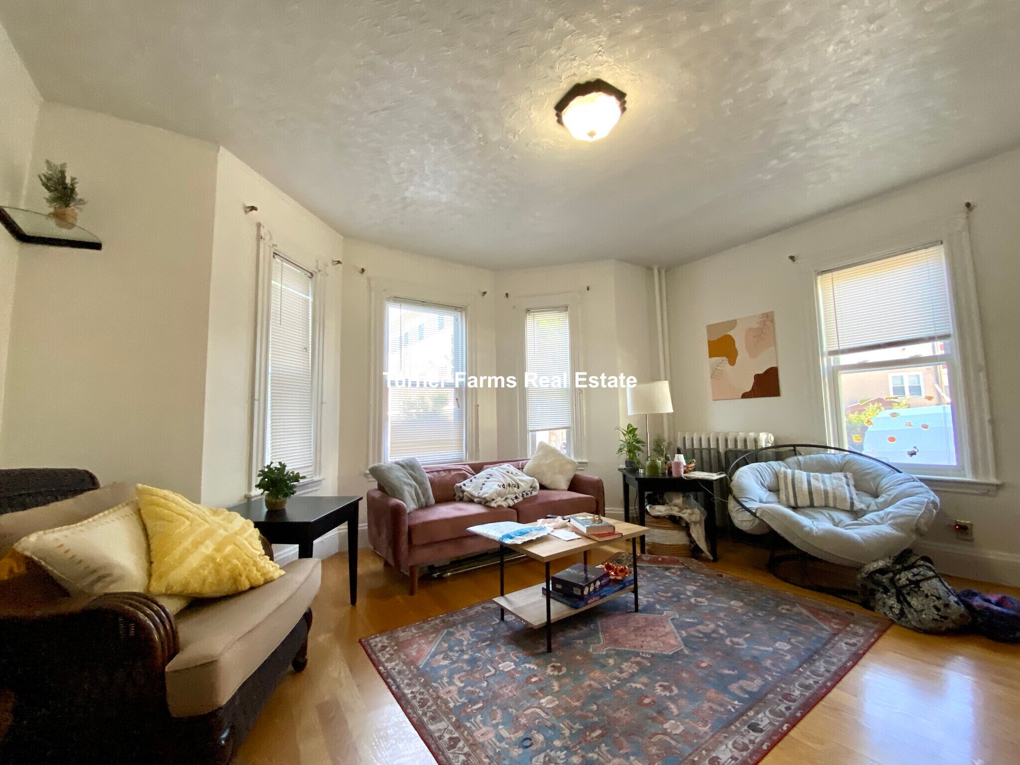 Building Photo - 205 Hillside St