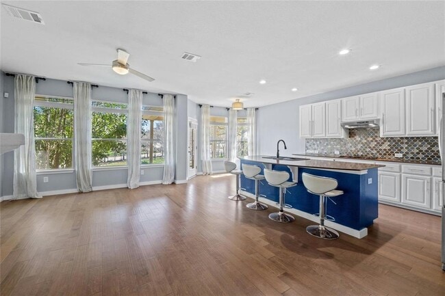 Building Photo - 11 White Magnolia Cir