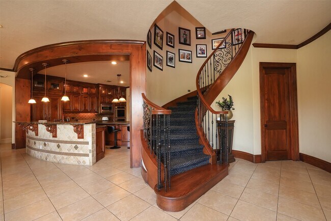 Building Photo - 22 Post Shadow Estate Dr