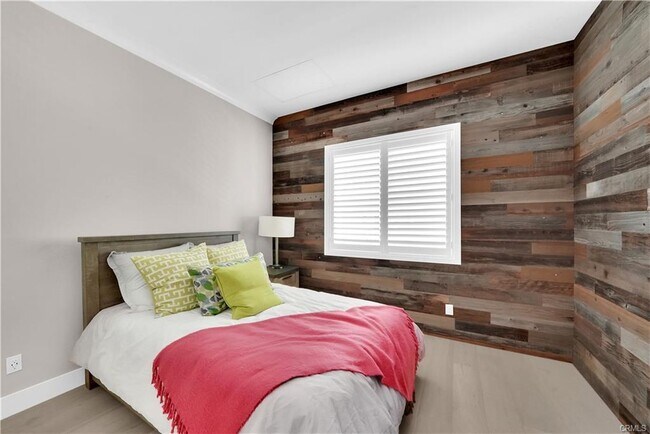 Primary Photo - 249 Chorus