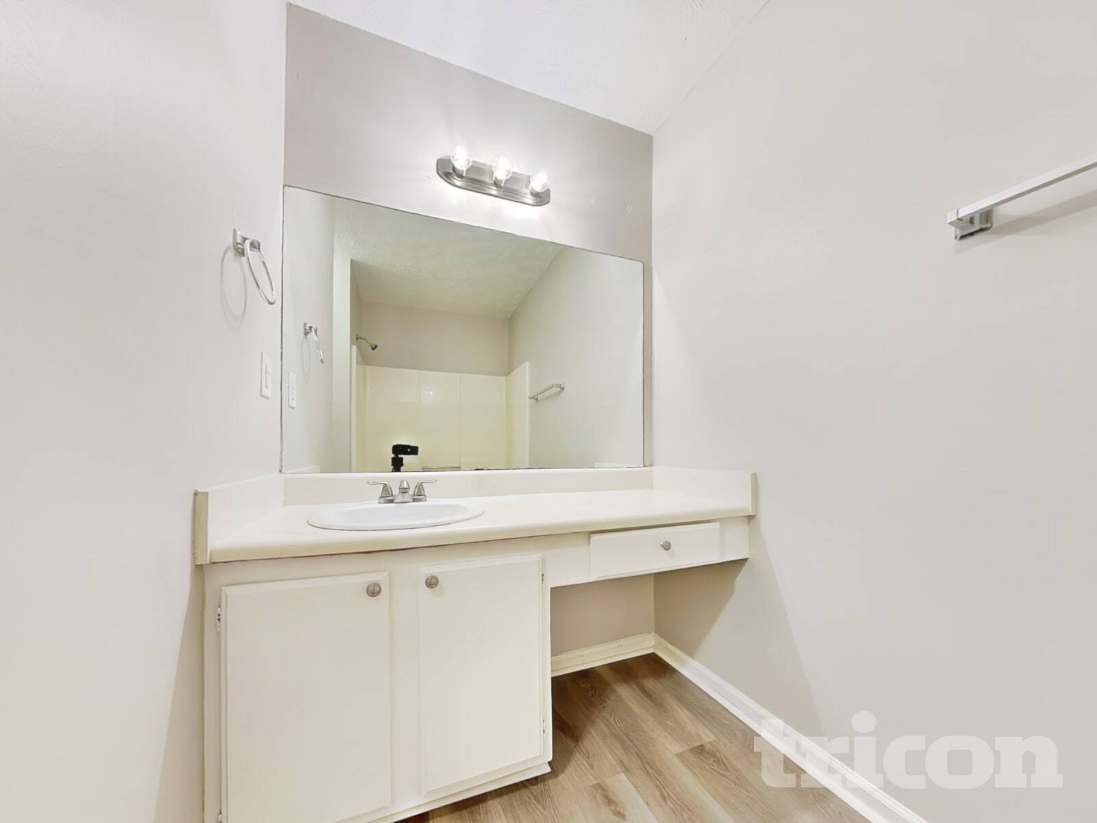 Building Photo - 3735 Linwood Way