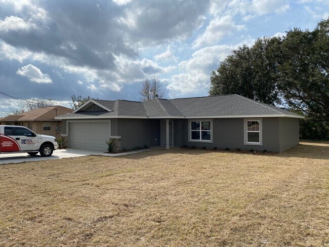 Building Photo - 3/2/2 Silver Spring Shores **Won't Last***