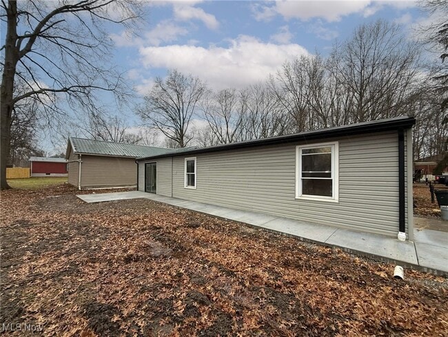 Building Photo - 11370 Parkside Ave NE