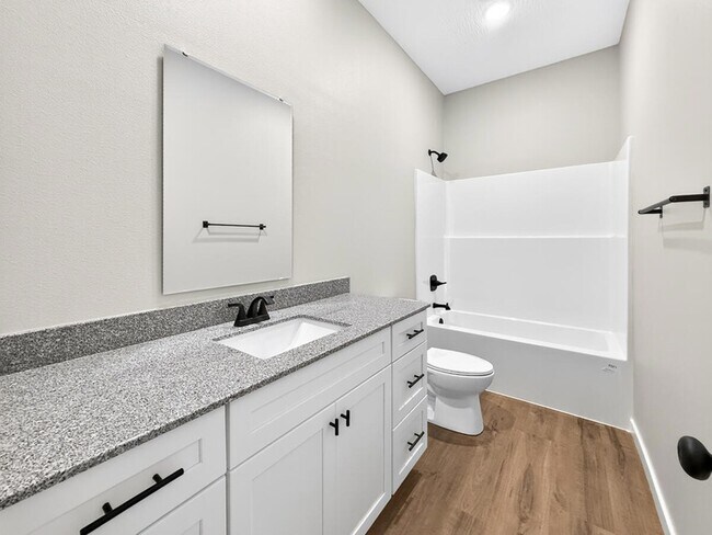 Building Photo - 585 Bailiwick Dr