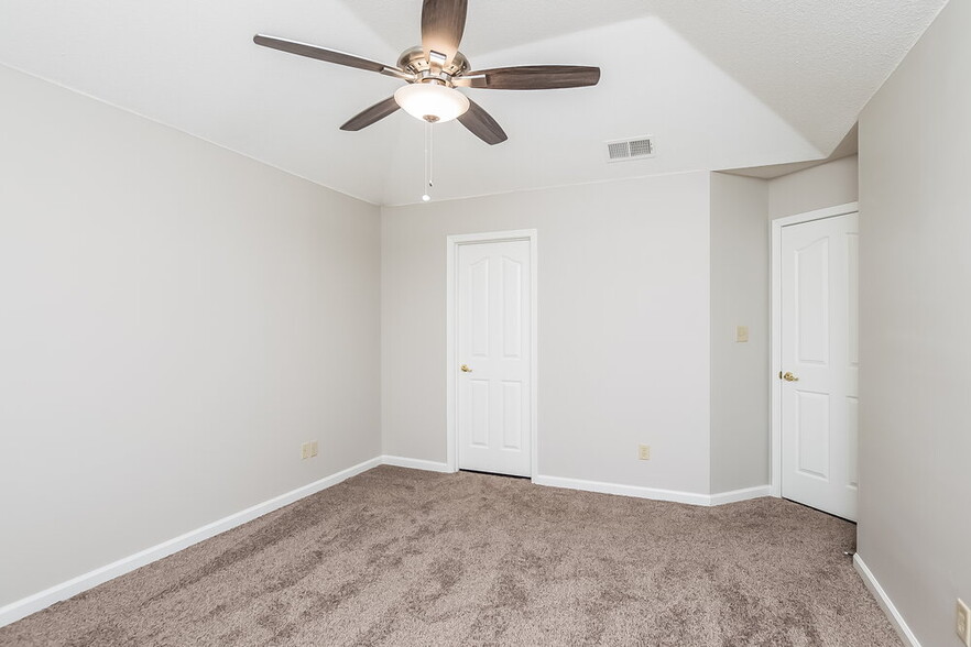 Building Photo - 6284 Manchester Cove