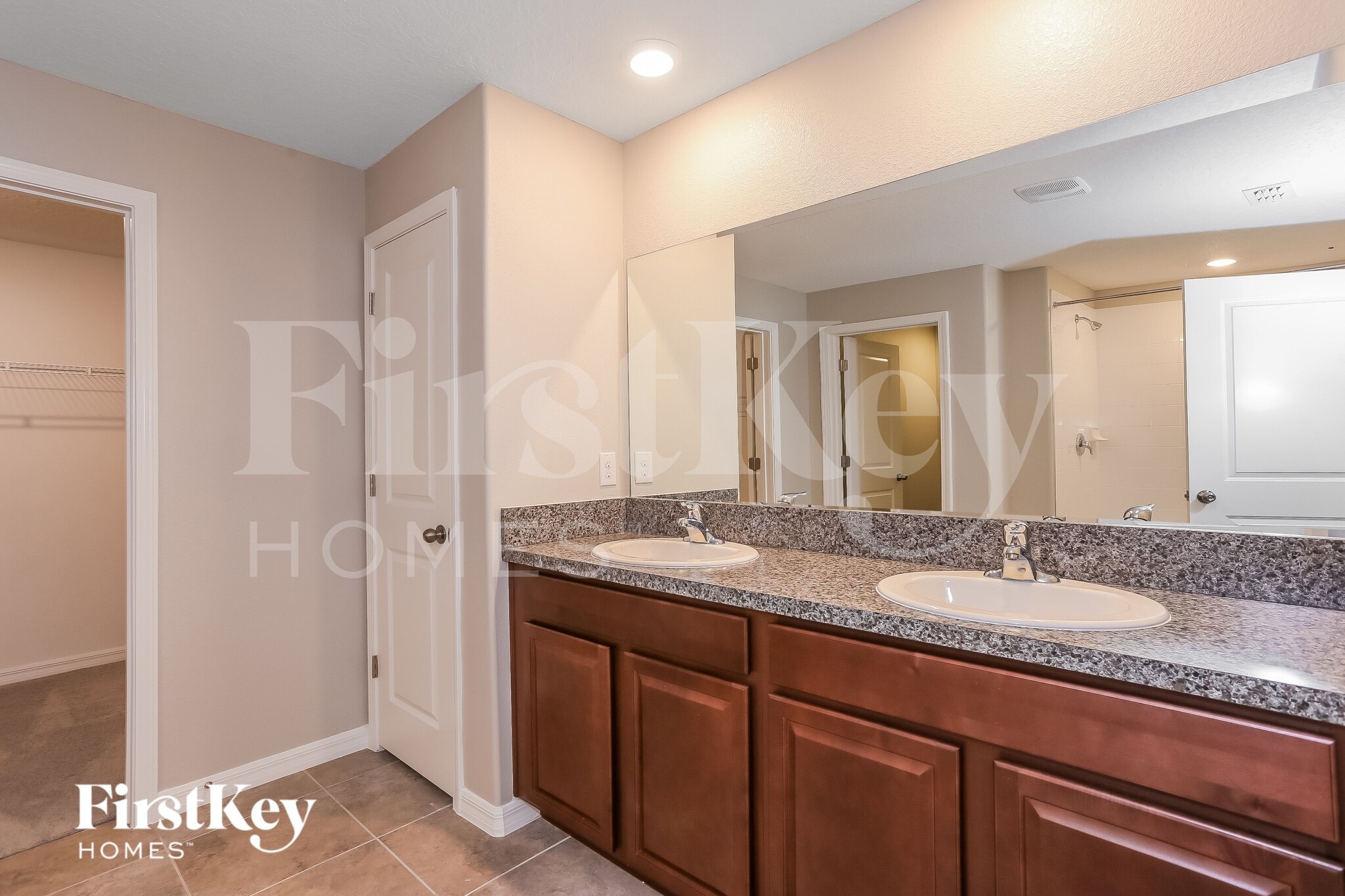 Building Photo - 5001 White Chicory Dr
