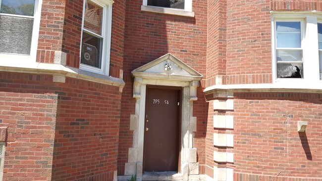 Entrance - 7954-7958 S Harvard Ave