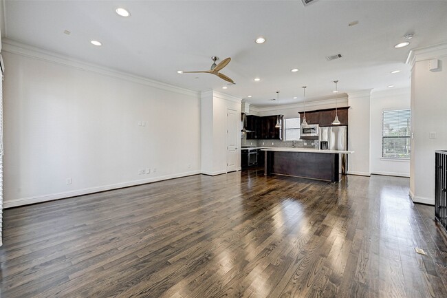 Building Photo - 744 W 24th St